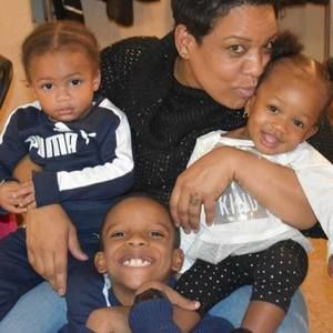 Meet your Posher, Dena